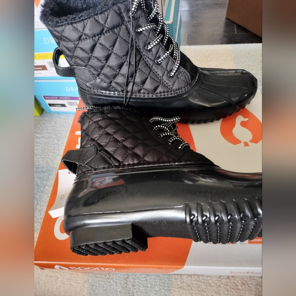 Sporto Black Quilted Lace-Up Winter Rain Boots